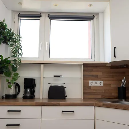 Zen - 3 - 4 Beds - Balcony - Kitchen - Washing Machine